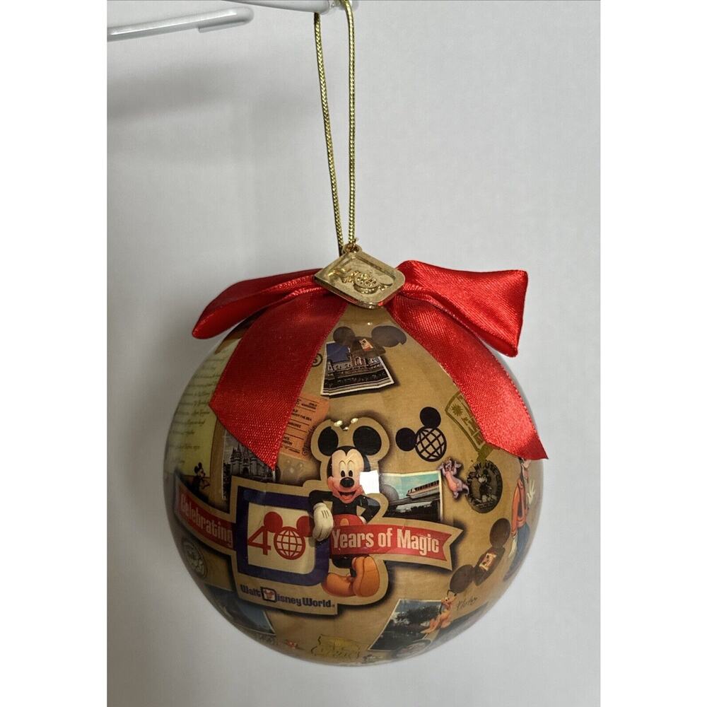 WDW Disney 40 Years of Magic Christmas Ornament! LARGER! ROUND! METAL 40 CHARM